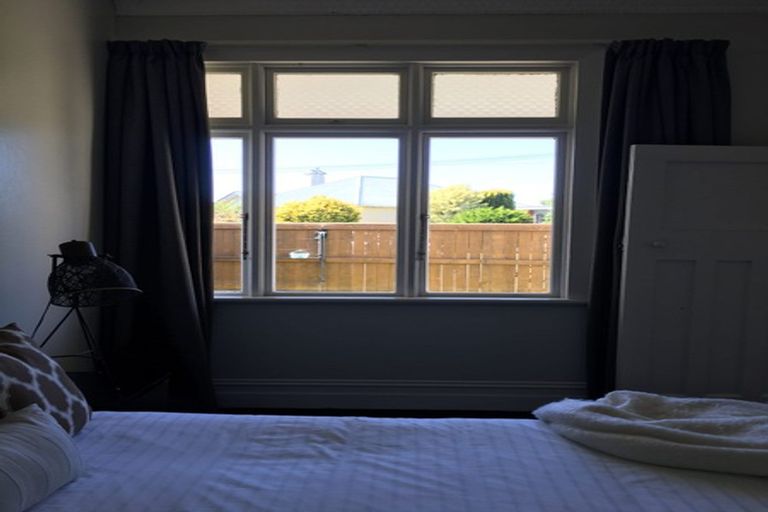 Photo of property in 74 Hargest Crescent, Saint Clair, Dunedin, 9012