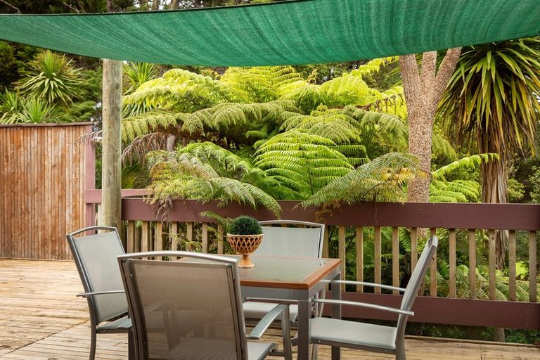 Photo of property in 18 Kawaka Street, Titirangi, Auckland, 0604