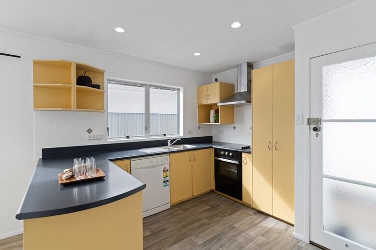 Photo of property in 2 Edith Place, Dinsdale, Hamilton, 3204