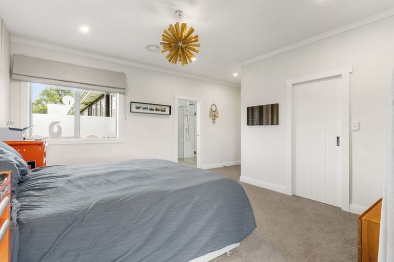 Photo of property in 104 Foster Road, Kumeu, 0891