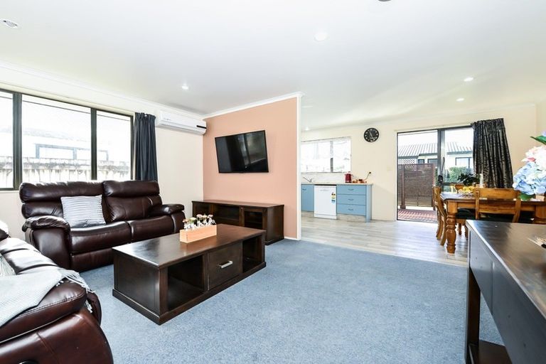 Photo of property in 10 Antrim Place, Nawton, Hamilton, 3200