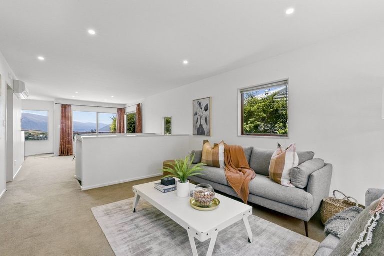 Photo of property in 21 Highview Terrace, Queenstown, 9300