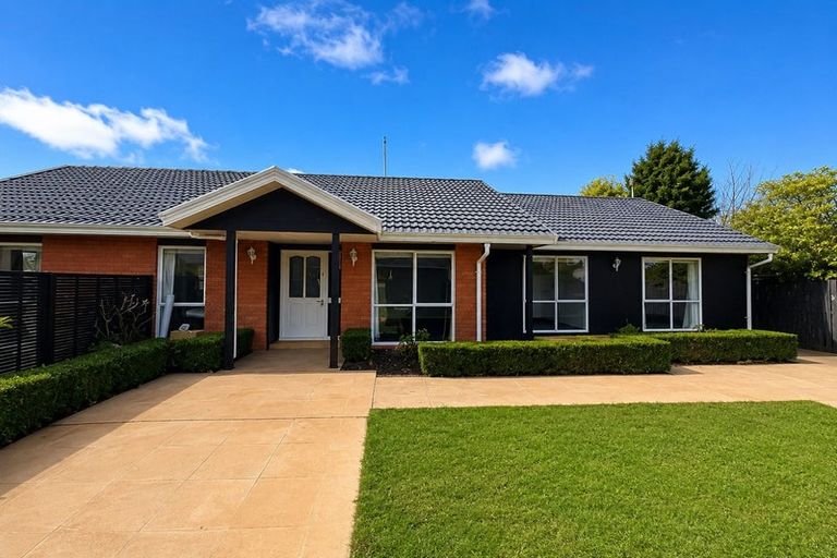 Photo of property in 6 Rowanwood Close, Halswell, Christchurch, 8025