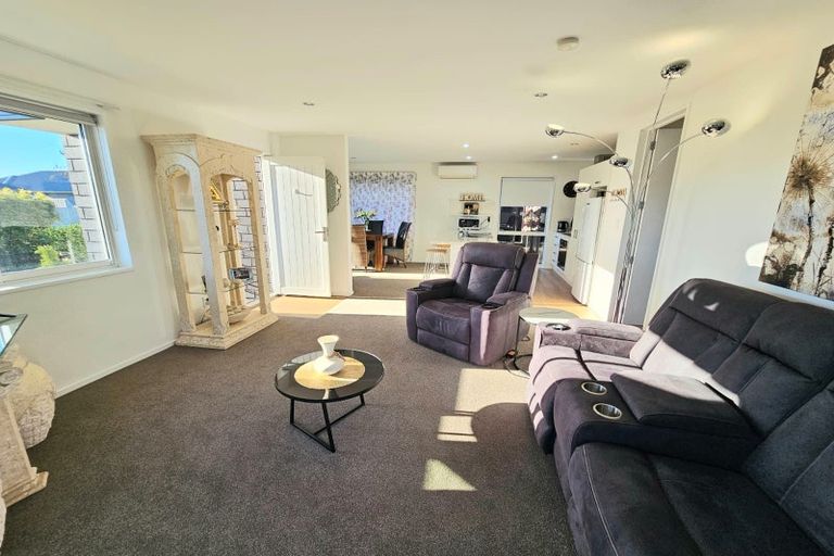 Photo of property in 32 Whakatipu Street, Pegasus, 7612