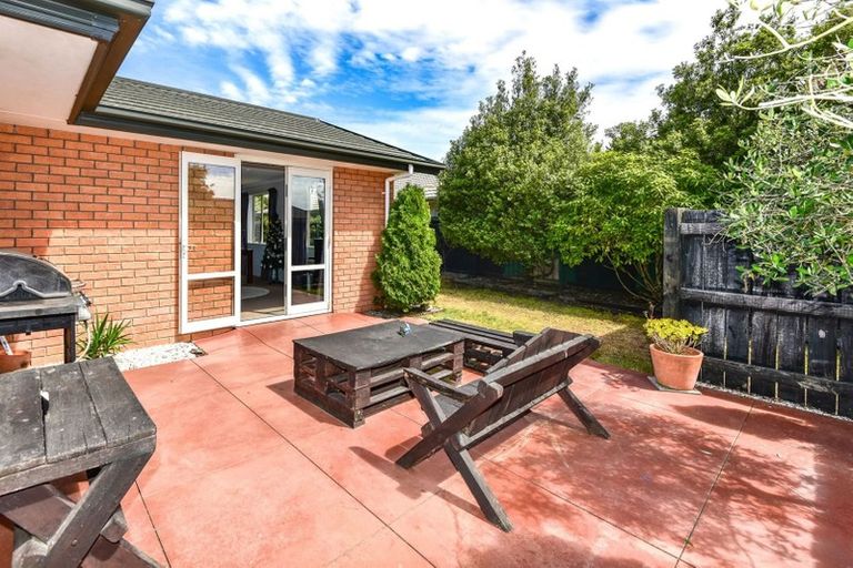 Photo of property in 24 Amoka Crescent, Parklands, Christchurch, 8083