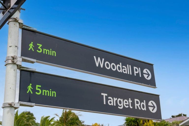 Photo of property in 1/20 Celeste Place, Totara Vale, Auckland, 0627