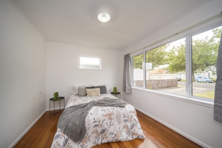Photo of property in 649 Featherston Street, Roslyn, Palmerston North, 4414