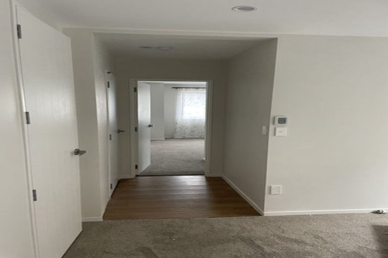 Photo of property in 66a West Harbour Drive, West Harbour, Auckland, 0618