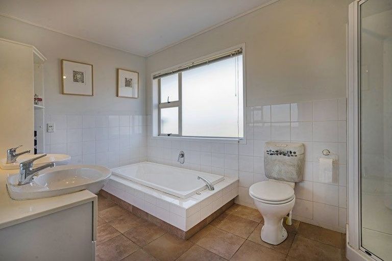 Photo of property in 233 Point View Drive, Dannemora, Auckland, 2016