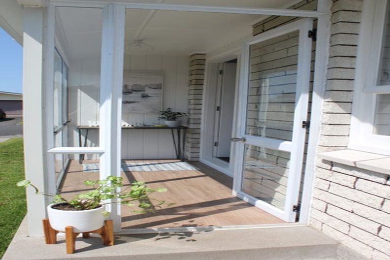 Photo of property in 4 Linklater Avenue, Bellevue, Tauranga, 3110