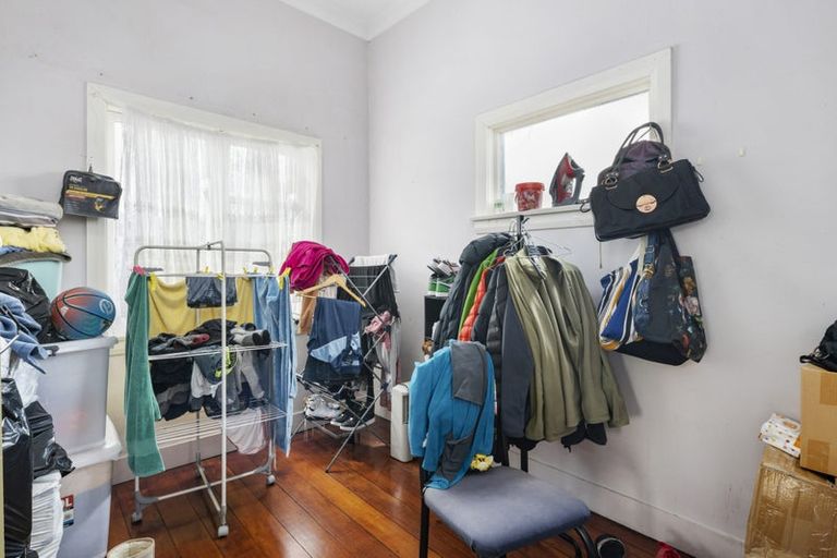 Photo of property in 12 Wha Street, Lyall Bay, Wellington, 6022