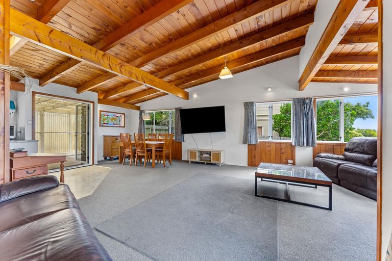 Photo of property in 16 Sea View Road, Leigh, 0985