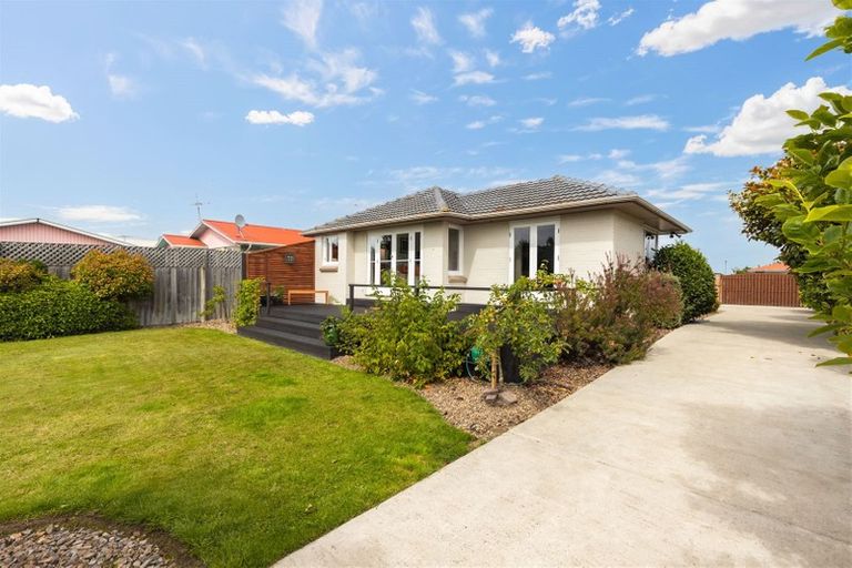 Photo of property in 262 Main North Road, Redwood, Christchurch, 8051