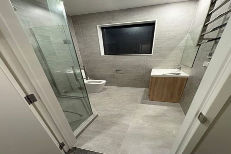 Photo of property in 4 St Claire Road, Silverdale, 0932