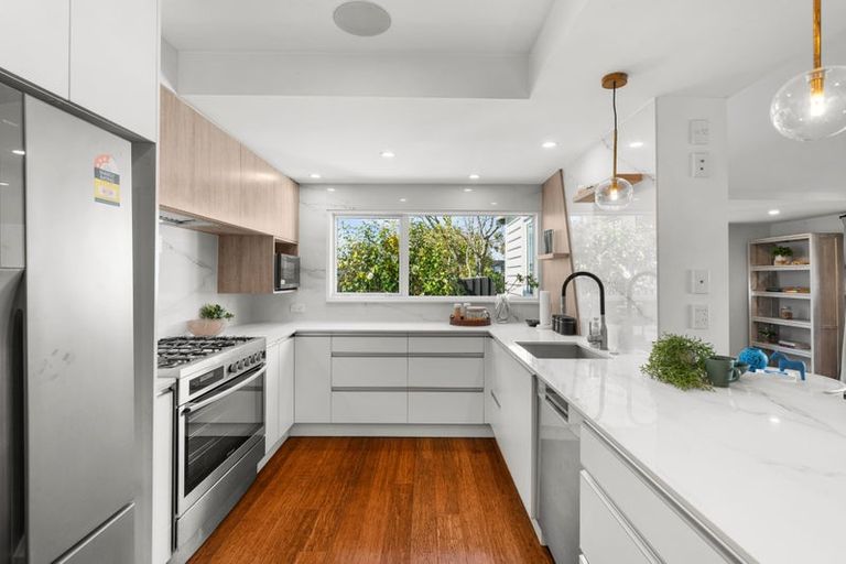 Photo of property in 16 Taylors Avenue, Bryndwr, Christchurch, 8052