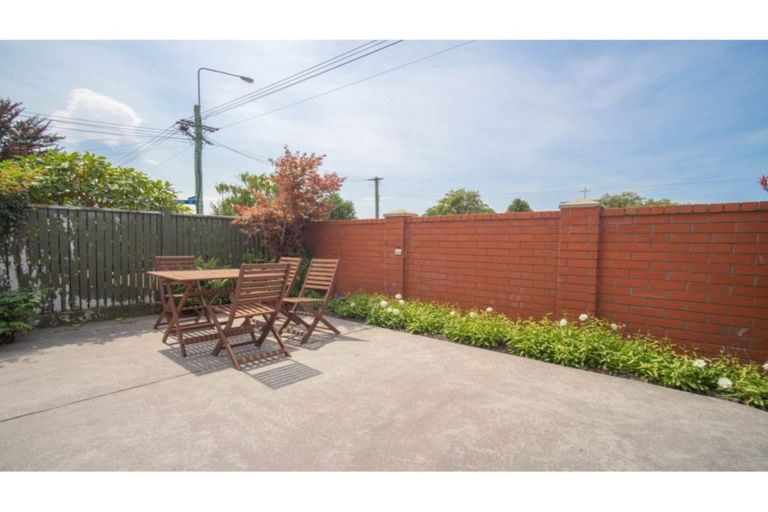 Photo of property in 101 Avonhead Road, Avonhead, Christchurch, 8042