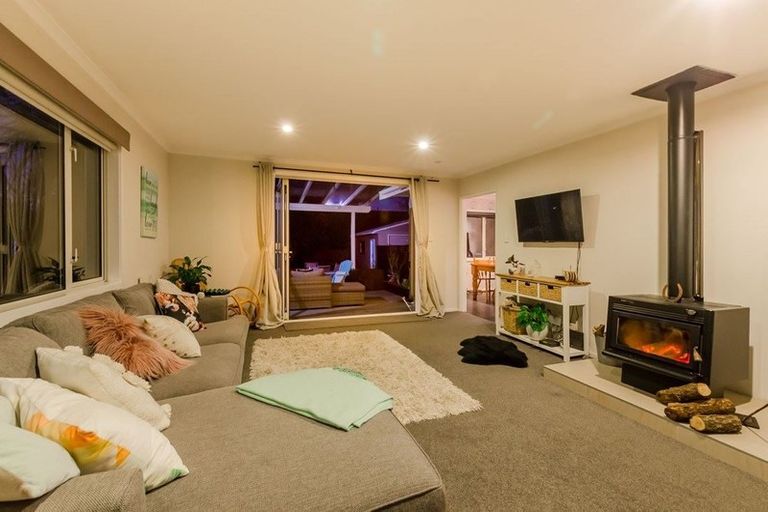 Photo of property in 16 Kanawa Street, Waikanae, 5036