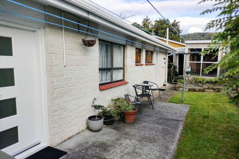 Photo of property in 1/26 Marlborough Street, Silverstream, Upper Hutt, 5019