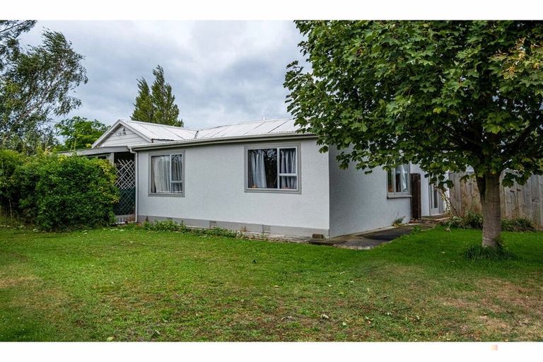 Photo of property in 35 Leonard Street, Waimate, 7924