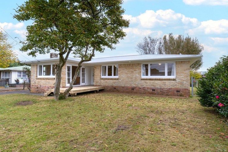 Photo of property in 11 Maurice Street, Papakura, 2110