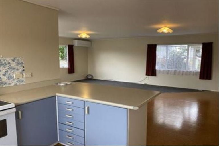 Photo of property in 85a Seaview Road, Glenfield, Auckland, 0629