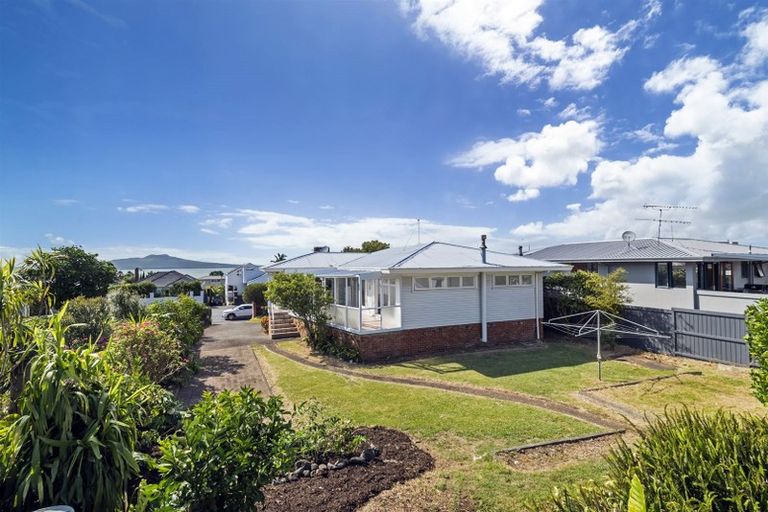 Photo of property in 192 Hurstmere Road, Takapuna, Auckland, 0622