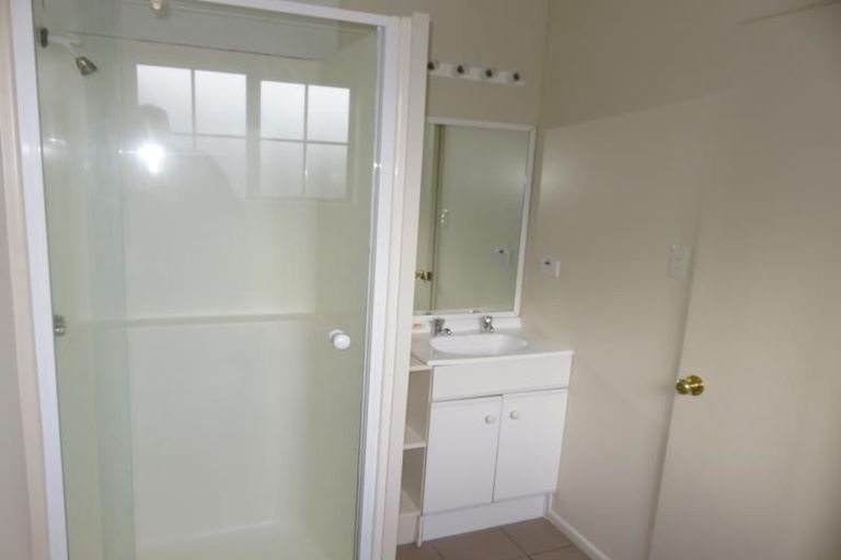 Photo of property in 28 Dominica Crescent, Grenada Village, Wellington, 6037