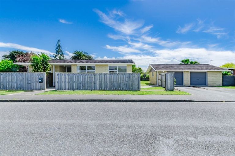 Photo of property in 49 Donovan Road, Paraparaumu Beach, Paraparaumu, 5032