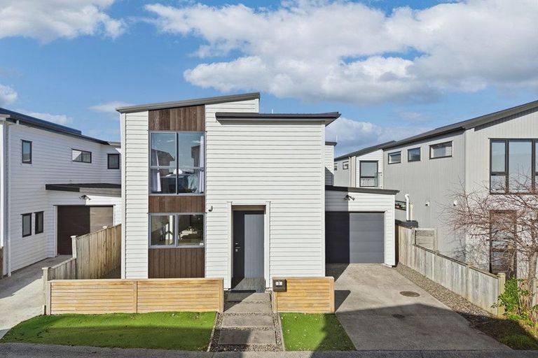 Photo of property in 9 Pihoihoi Place, Hobsonville, Auckland, 0616