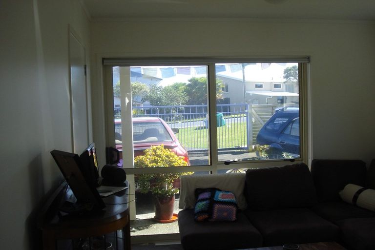 Photo of property in 1409 Whangaparaoa Road, Army Bay, Whangaparaoa, 0930