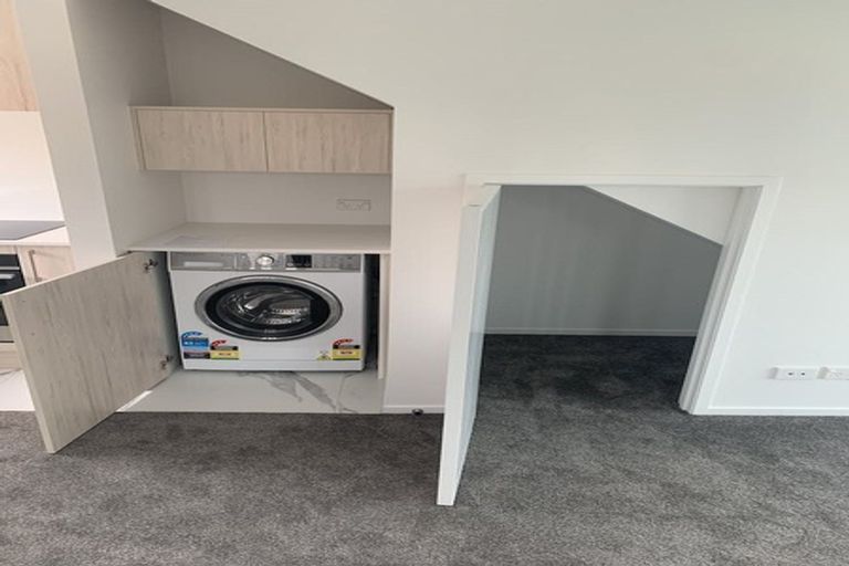 Photo of property in 1/2 Jadewynn Drive, Massey, Auckland, 0614