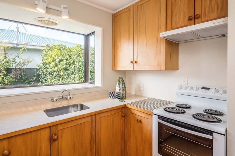 Photo of property in 115 Seaview Road, Paraparaumu Beach, Paraparaumu, 5032