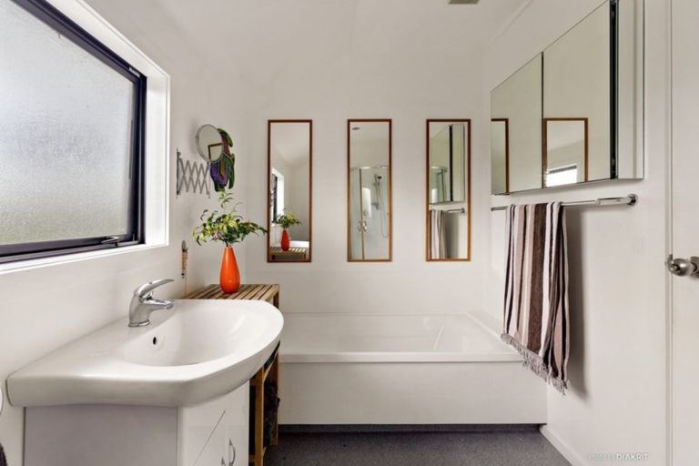 Photo of property in 33 Harrison Street West, Featherston, 5710