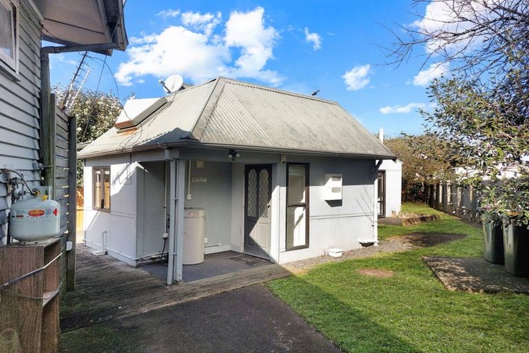 Photo of property in 13 Lincoln Road, Manurewa East, Auckland, 2102