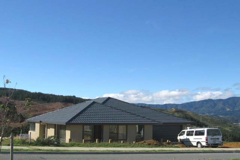 Photo of property in 101 Kirton Drive, Riverstone Terraces, Upper Hutt, 5018