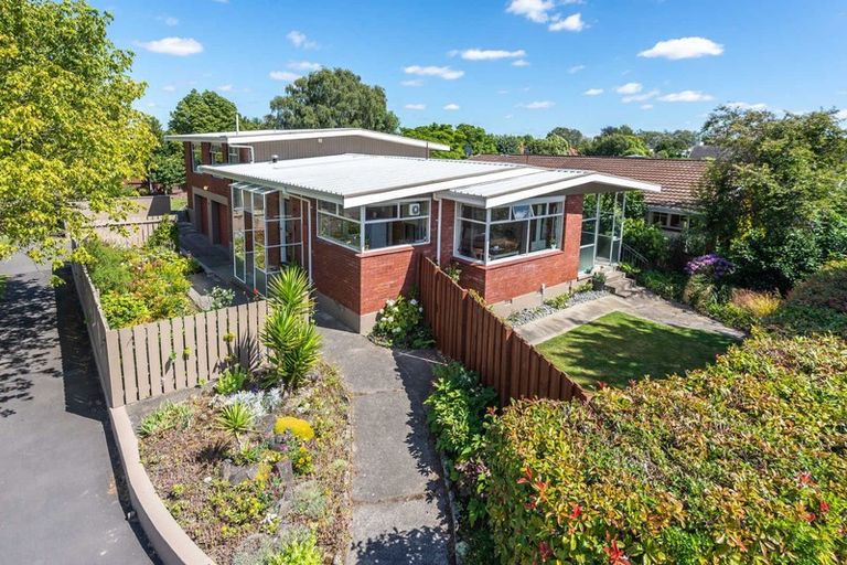 Photo of property in 32 Wadeley Road, Ilam, Christchurch, 8041