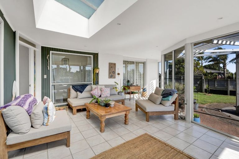 Photo of property in 44 Wairau Road, Oakura, 4314