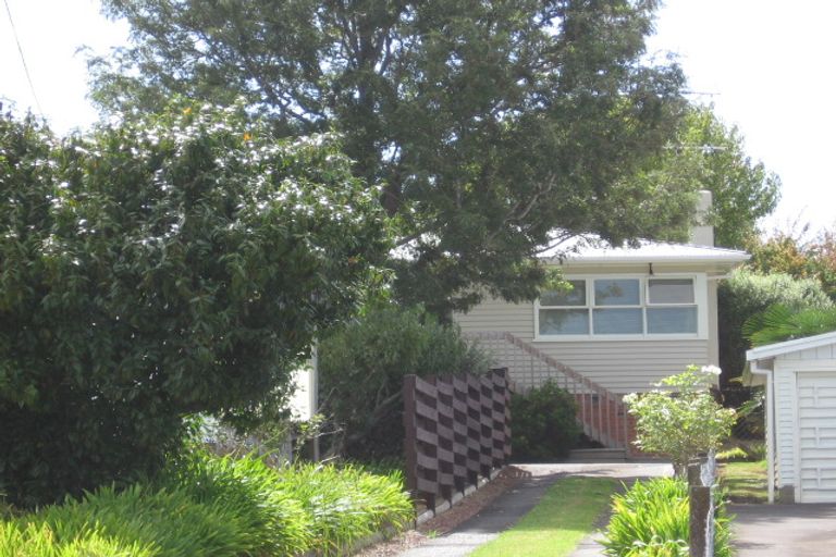 Photo of property in 20 Japonica Drive, Beach Haven, Auckland, 0626