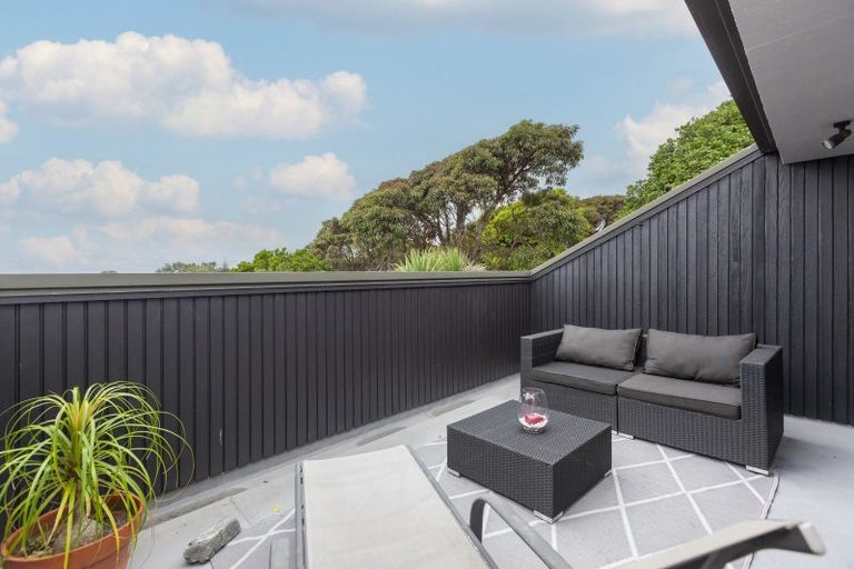 Photo of property in 20 Tiromoana Road, Raumati South, Paraparaumu, 5032