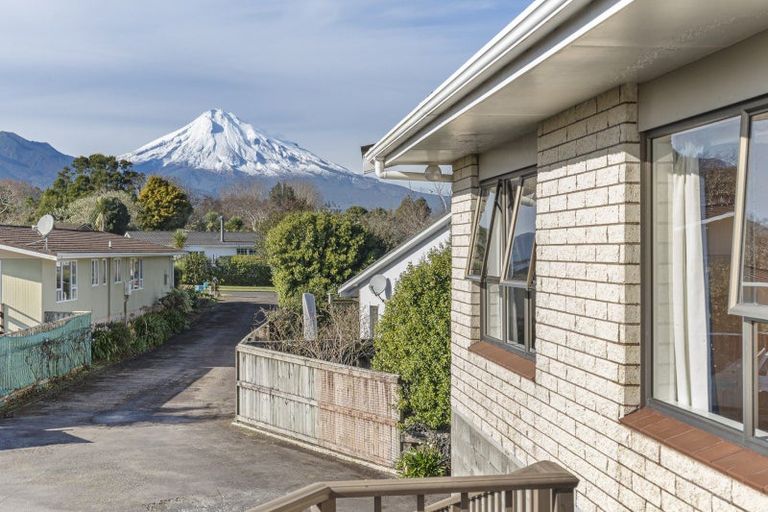 Photo of property in 10b Hickford Place, Okato, 4335