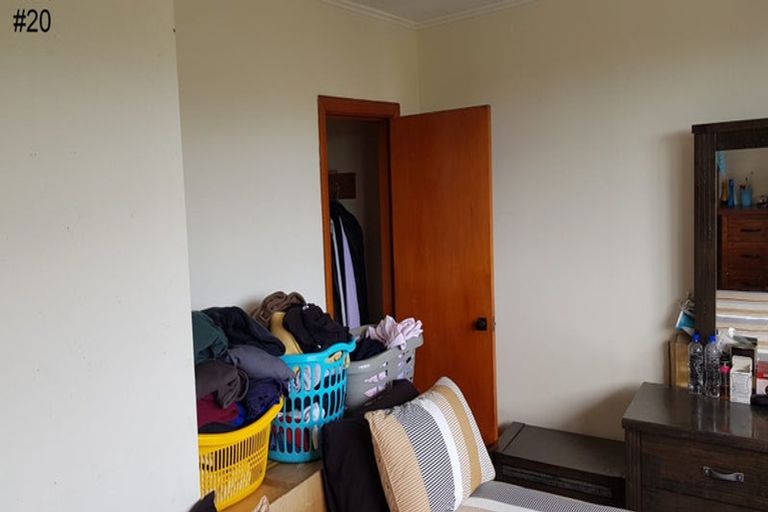 Photo of property in 20-22 Sievers Grove, Cannons Creek, Porirua, 5024