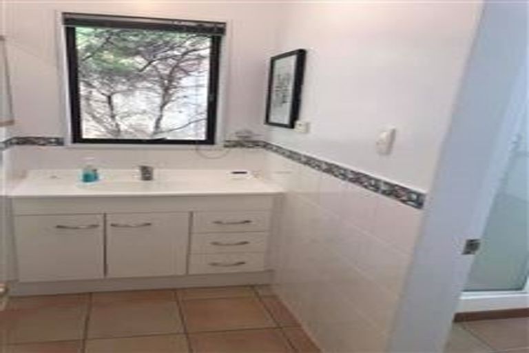 Photo of property in 141 Kahu Road, Paremata, Porirua, 5024