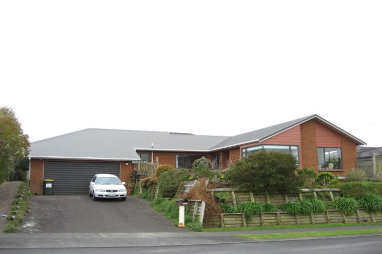 Photo of property in 13 Sandel Rise, Merrilands, New Plymouth, 4312