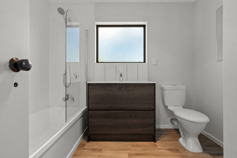 Photo of property in 2/4 Laurie Avenue, Papakura, 2110