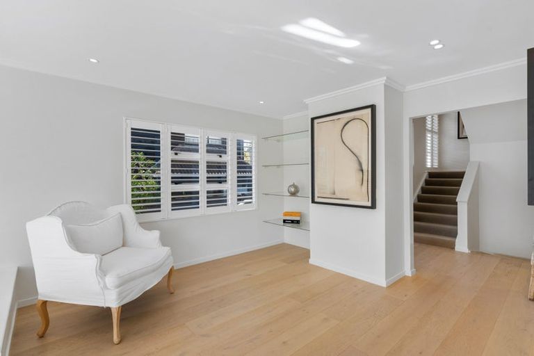 Photo of property in 1/2 Holiday Road, Milford, Auckland, 0620