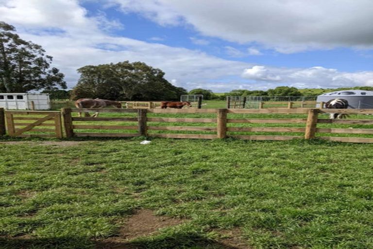 Photo of property in 19 Black Road, Ashley Clinton, Takapau, 4286