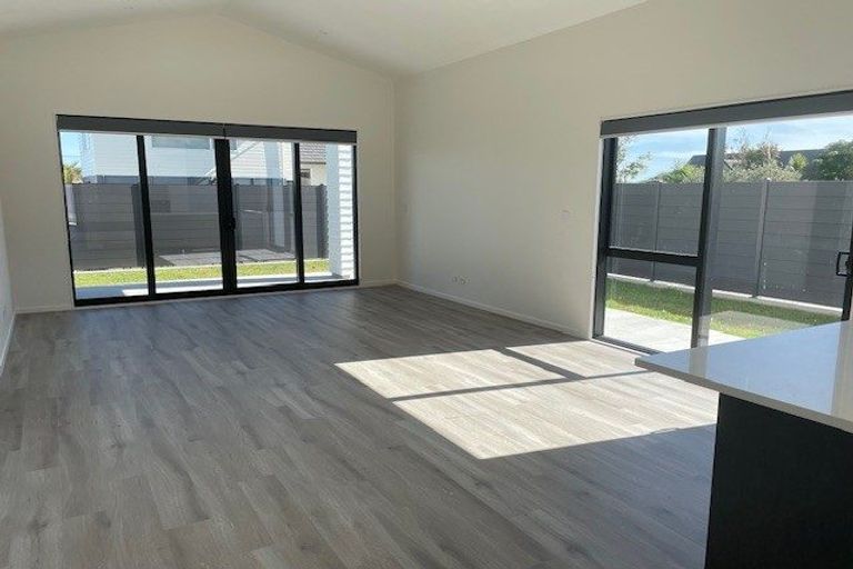 Photo of property in 12 Mataikokako Loop, Kawakawa Bay, 2585