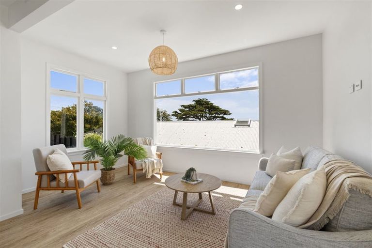 Photo of property in 61 Moncks Spur Road, Redcliffs, Christchurch, 8081