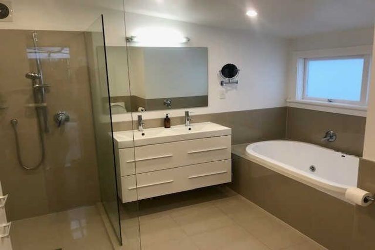 Photo of property in 2/40 Killarney Avenue, Torbay, Auckland, 0630