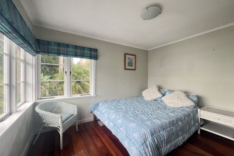 Photo of property in 607 Beach Road, Rothesay Bay, Auckland, 0630